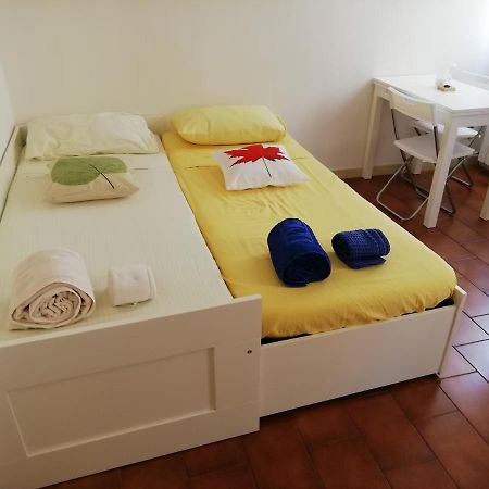 Over The Rainbow - Cozy Studio In The Centre Of Ferrara Apartment Luaran gambar